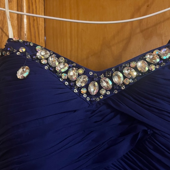 Elegant Blue Strapless Gown - Picture 3 of 7